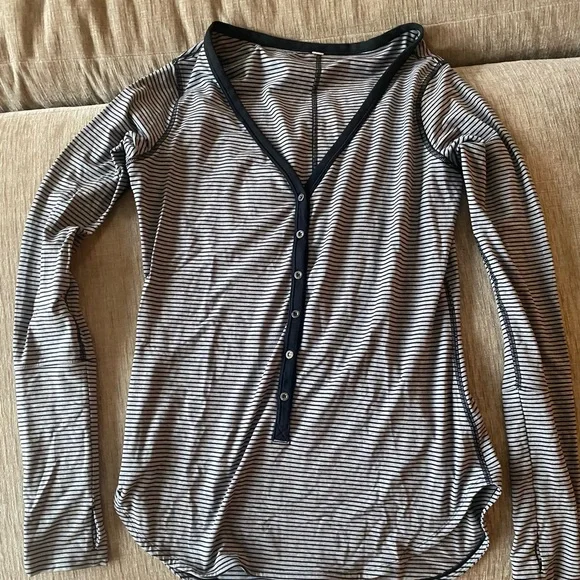 lululemon athletica Black and Gray Striped Long Sleeve Top - Picture 3 of 3